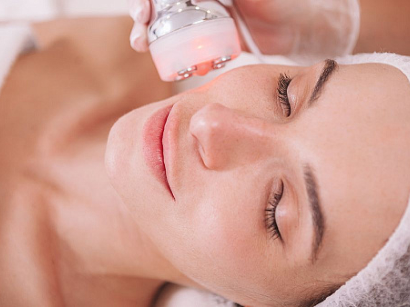 Лазерна біоревіталізація Vitalaser