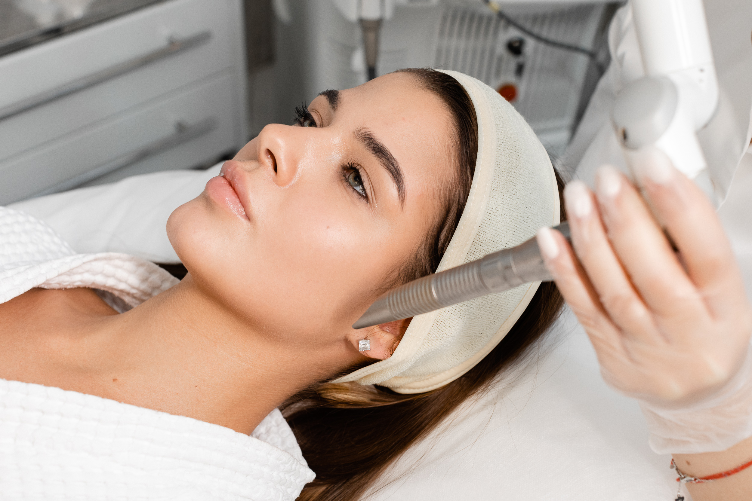 Лазерний холодний пілінг